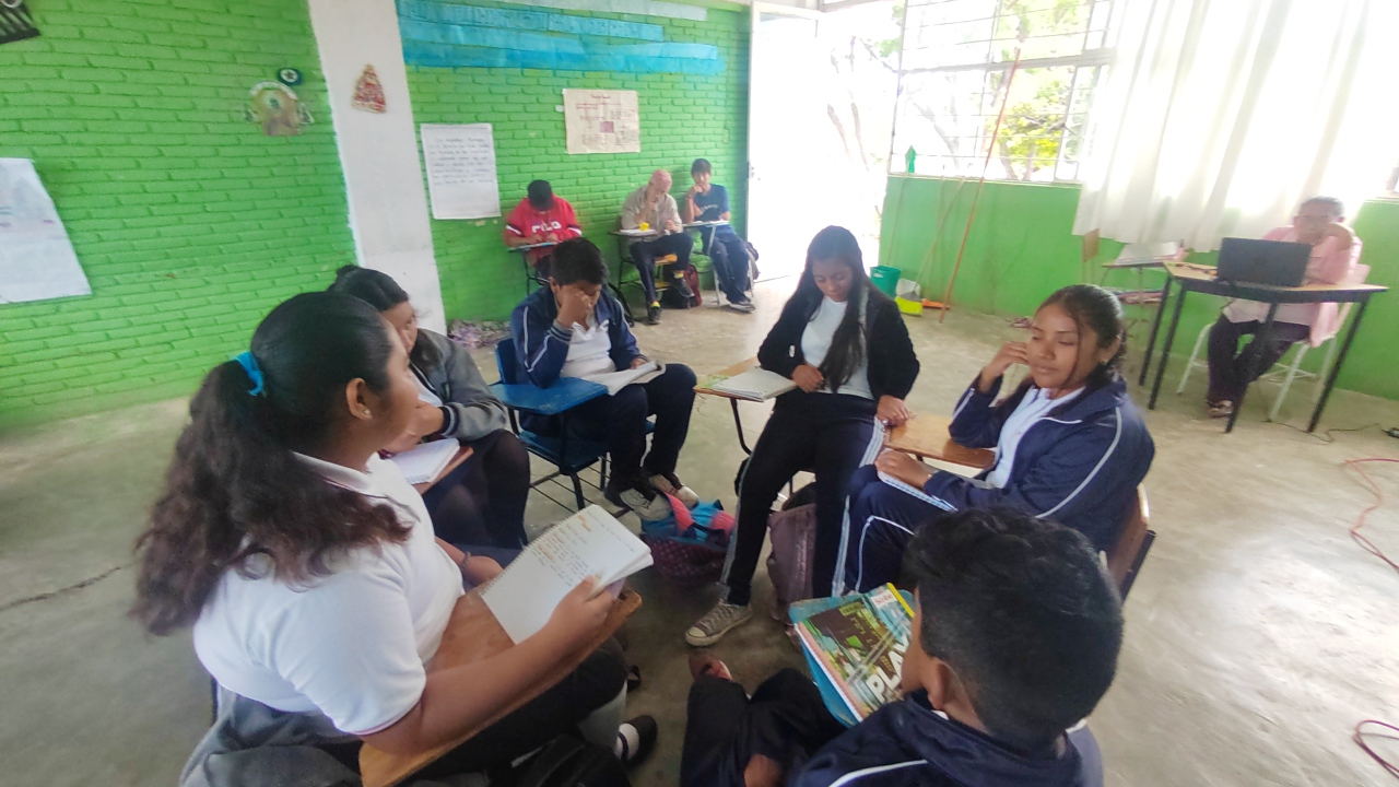 Alumnos realizan su campaña de información